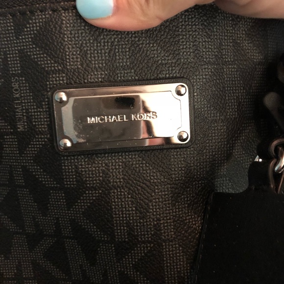 Authentic MK duffel bag - Picture 2 of 6